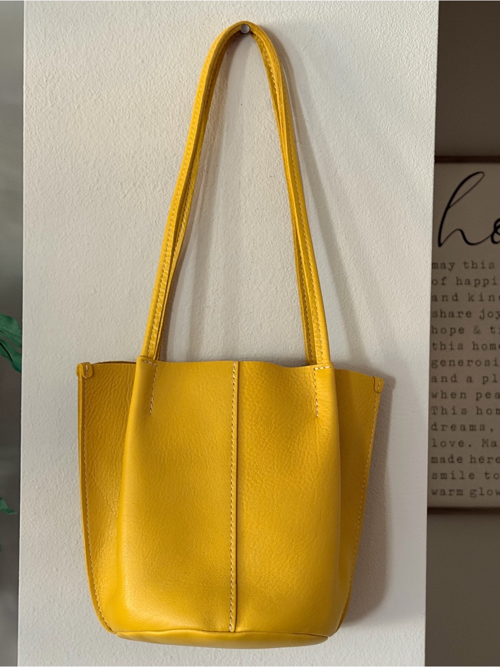 Portland Leather Goods Classic Devan Bucket Tote in Naples
